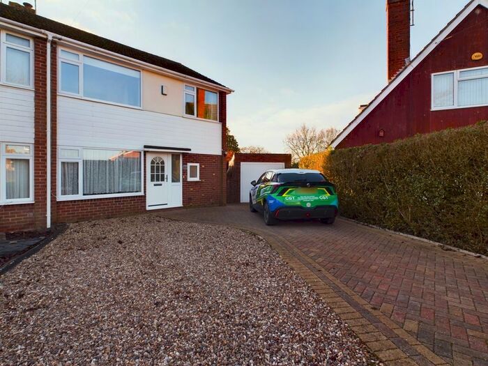 4 Bedroom Semi-Detached House To Rent In Rosefield Crescent, Newtown, Tewkesbury, GL20