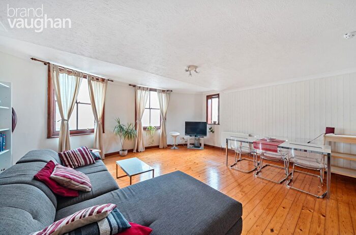 2 Bedroom Flat To Rent In Holland Road, Hove, BN3