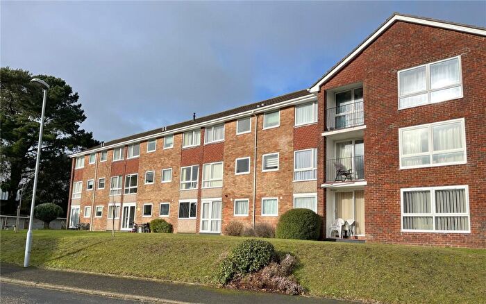 2 Bedroom Apartment For Sale In Montagu Road, Highcliffe, Christchurch, Dorset, BH23