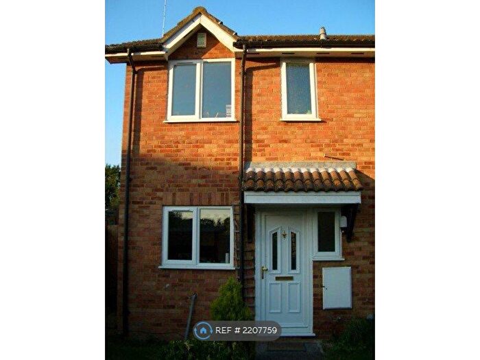 2 Bedroom Terraced House To Rent In Penn Road, Slough, SL3