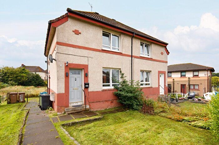 3 Bedroom Semi-Detached House For Sale In Waulkmill Avenue, Barrhead, G78