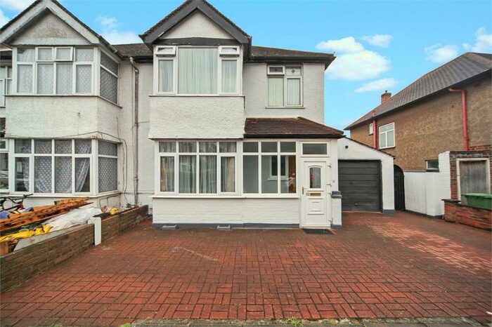 2 Bedroom Maisonette To Rent In Eton Avenue, Wembley, HA0