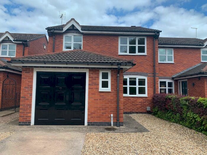 3 Bedroom Semi-Detached House To Rent In Farriers Walk, LL12