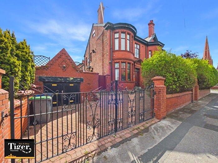 5 Bedroom Detached House For Sale In Leamington Road, Blackpool, FY1