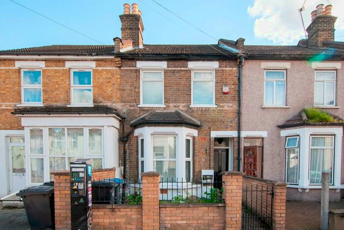 1 Bedroom Flat To Rent In Leslie Park Road, Croydon, CR0