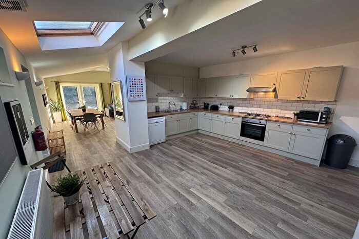 5 Bedroom Semi-Detached House To Rent In Mona Street, Beeston, NG9