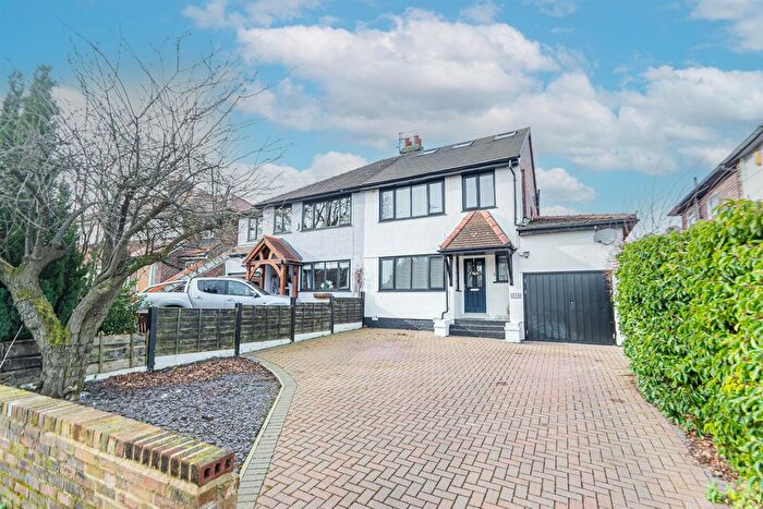 3 Bedroom Semi Detached House For Sale In London Road, Stretton, Warrington, WA4