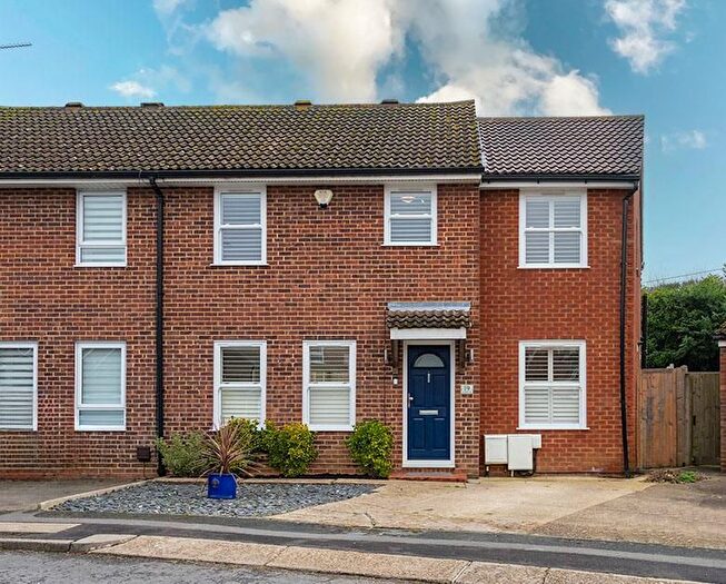 4 Bedroom Semi Detached House For Sale In , Whinhams Way, Billericay, Essex, CM12