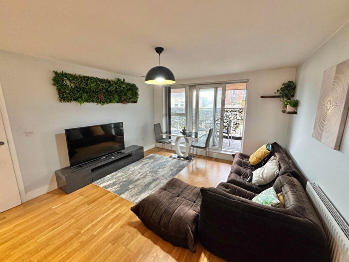 1 Bedroom Apartment For Sale In Millbay Road, Millbay, Plymouth, PL1