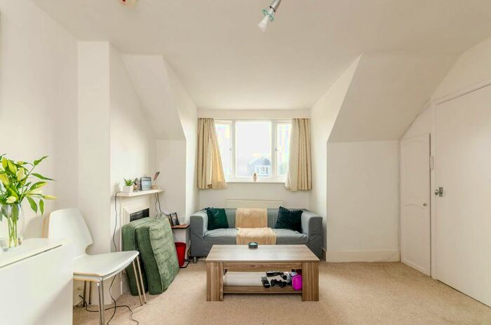 1 Bedroom Flat To Rent In Victoria Road, Guildford, GU1