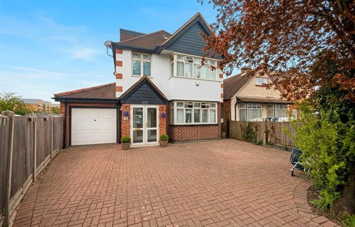 4 Bedroom Detached House For Sale In St. Stephens Road, Yiewsley, UB7
