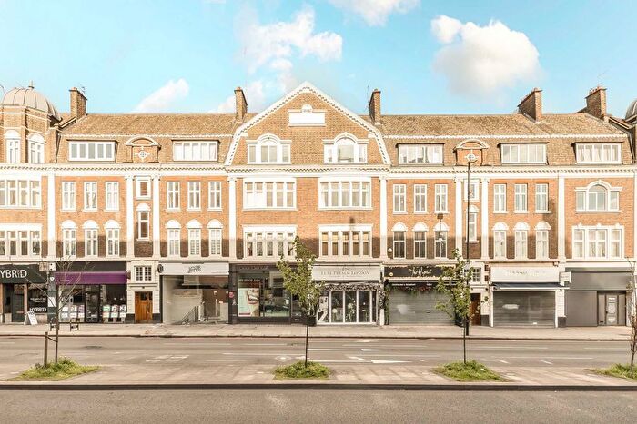 4 Bedroom Flat To Rent In Streatham High Road, London, SW16