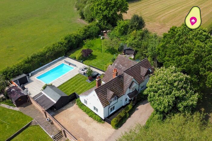 4 Bedroom Detached House For Sale In Grange Lane, Beenham, RG7