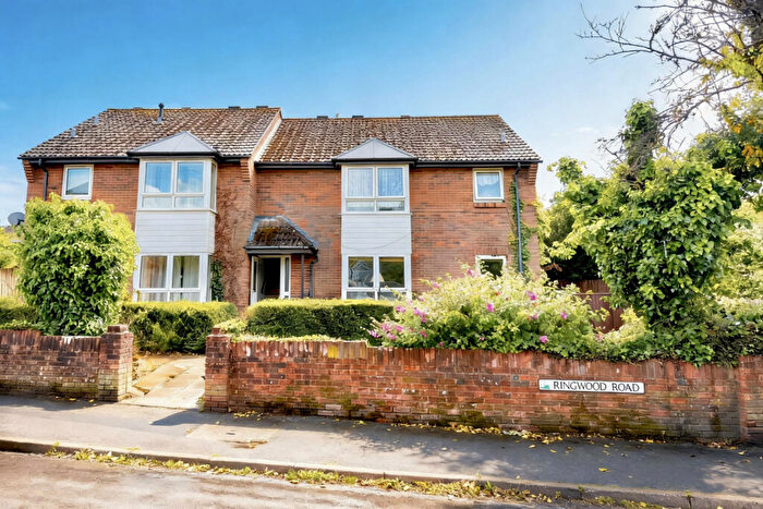 2 Bedroom Flat For Sale In Ringwood Road, Alderholt, SP6