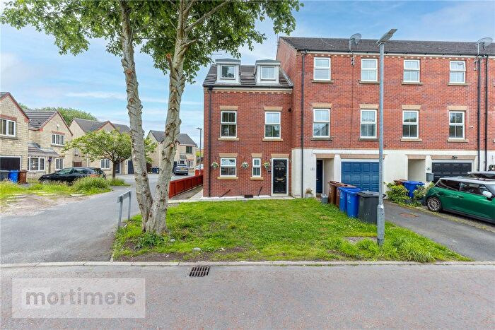 3 Bedroom End Of Terrace House For Sale In Littlewalk Court, Accrington, Lancashire, BB5