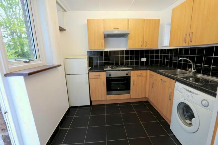 1 Bedroom Flat To Rent In Sidney Avenue, London, N13