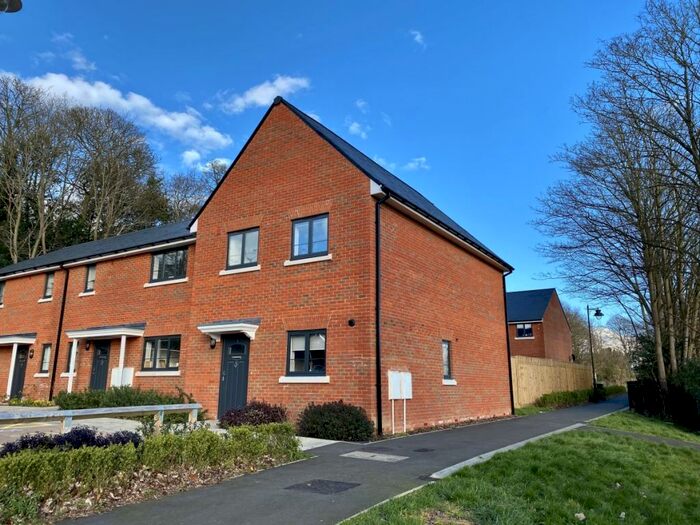 3 Bedroom End Of Terrace House To Rent In Mundy Place Wellesley, GU11