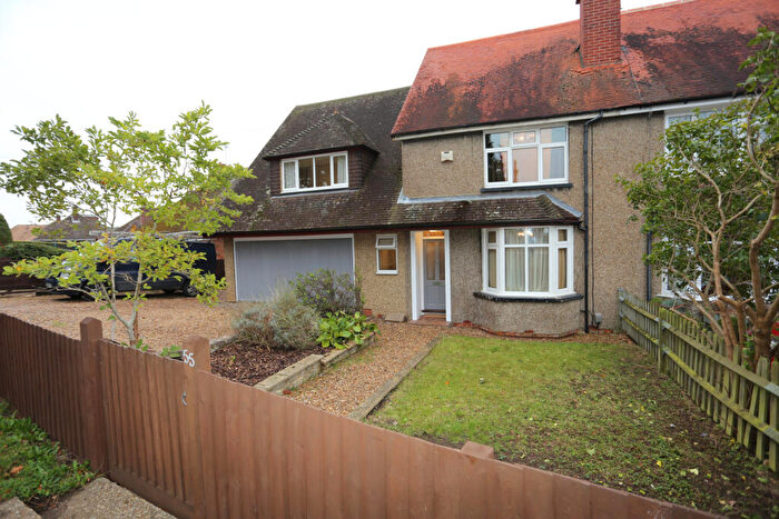 4 Bedroom Semi-Detached House For Sale In Long Lane, Tilehurst, RG31