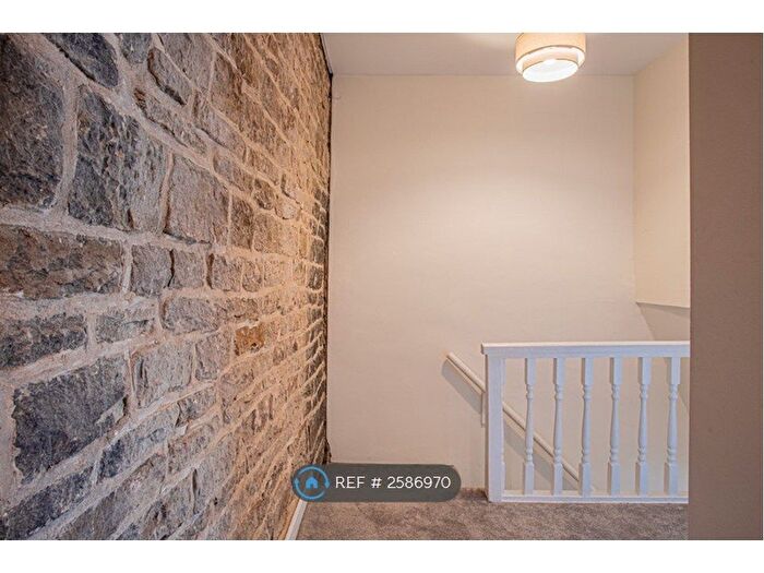 2 Bedroom End Of Terrace House To Rent In Lidget Street, Huddersfield, HD3