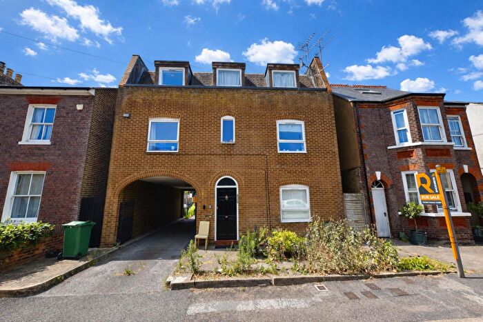 2 Bedroom Flat For Sale In Princes Street, Dunstable, LU6