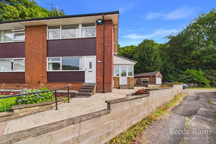3 Bedroom Semi-Detached House For Sale In Scar Grove, Newsome, Huddersfield, West Yorkshire, HD4