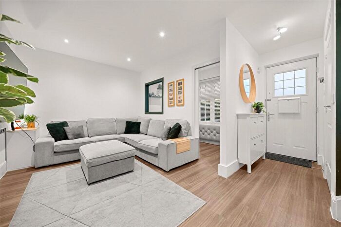 4 Bedroom Semi-Detached House For Sale In Galton Way, Warfield, Bracknell, Berkshire, RG42