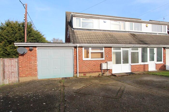 4 Bedroom Semi-Detached House To Rent In Borrowdale Close, Thundersley, SS7