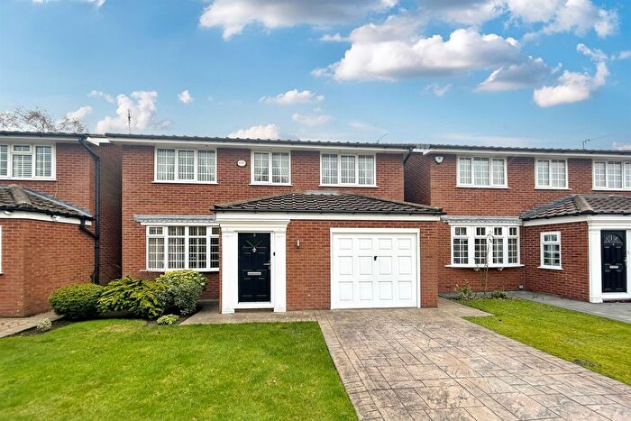 4 Bedroom Detached House For Sale In Gainsborough Close, Wilmslow, SK9
