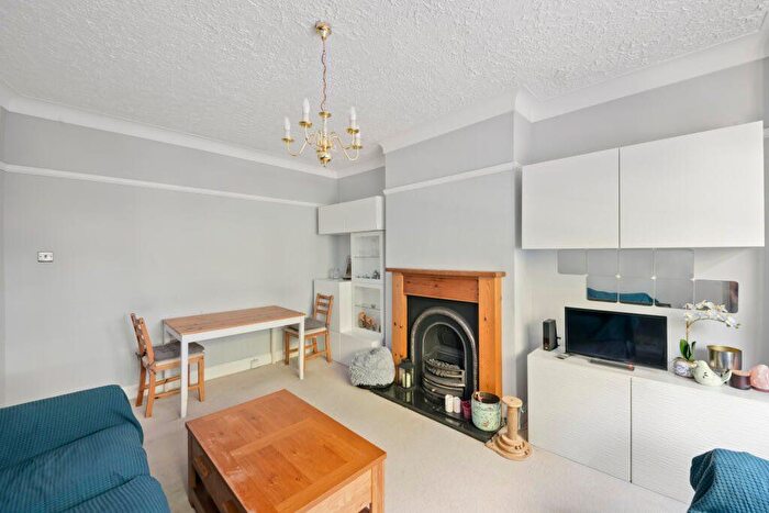 2 Bedroom Flat To Rent In Churchdale Court, Harvard Road, W4