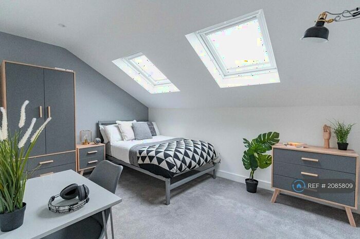 7 Bedroom Terraced House To Rent In Baileys Road, Southsea, PO5