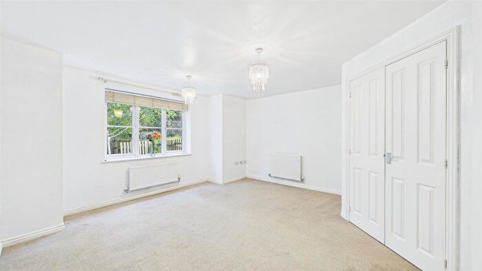 2 Bedroom Flat For Sale In Century Way, Halesowen, B63