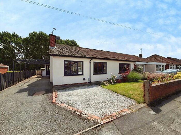 3 Bedroom Semi-Detached Bungalow For Sale In Lee Lane, Heanor, DE75