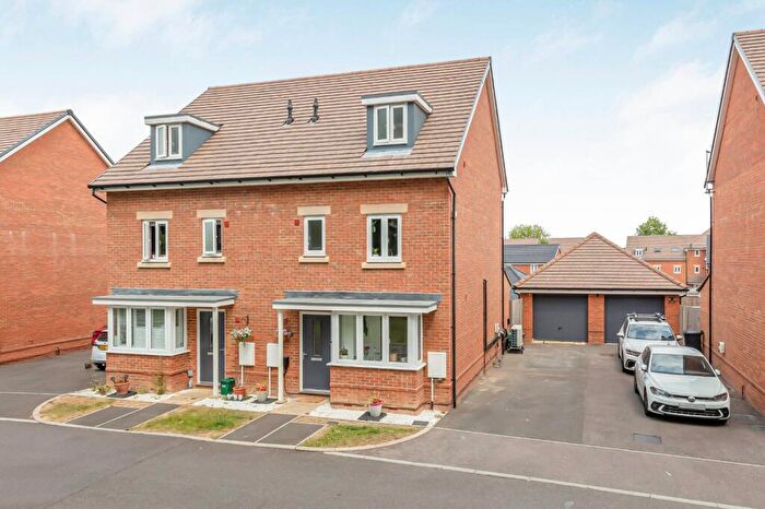 4 Bedroom Semi-Detached House For Sale In Hamfield Drive, Hassocks, West Sussex, BN6