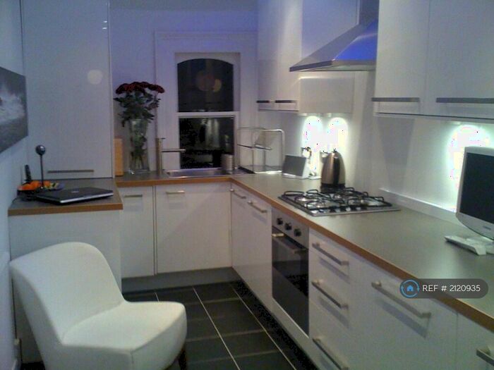 2 Bedroom Flat To Rent In Gipsy Hill, London, SE19