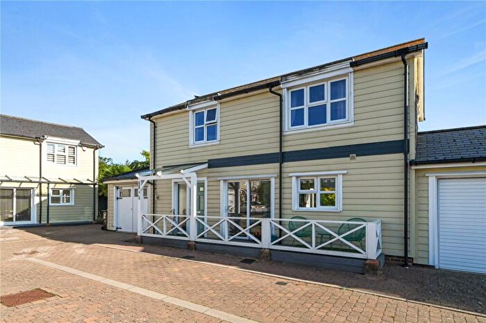 3 Bedroom Link Detached House For Sale In Lampon Close, West Bergholt, Colchester, Essex, CO6
