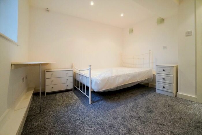 1 Bedroom Terraced House To Rent In Knowle Road, Burley, LS4