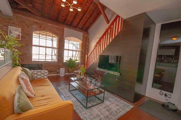 1 Bedroom Flat To Rent In Queen Elizabeth Street, London, SE1