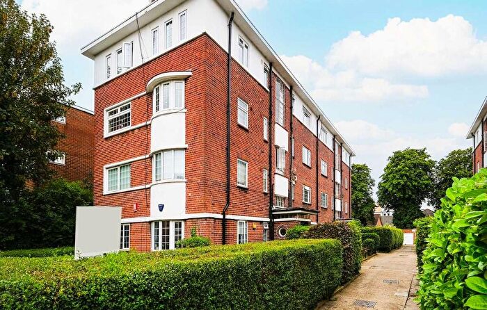 1 Bedroom Flat To Rent In Churchfields, London, E18