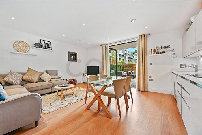 2 Bedroom Apartment For Sale In Cambridge Road, London, NW6