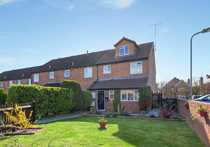 4 Bedroom Terraced House For Sale In Eliot Drive, Marlow, SL7