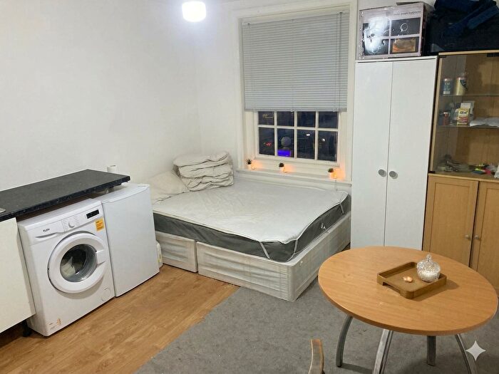 Studio To Rent In Flat, High Street, Edgware, HA8