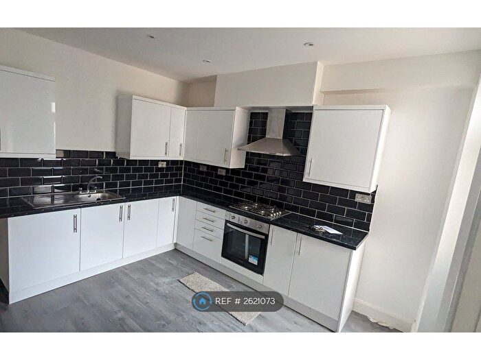4 Bedroom Terraced House To Rent In Raphael Road, Gravesend, DA12