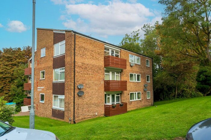2 Bedroom Flat To Rent In Fern Drive, Hemel Hempstead, Hertfordshire, HP3