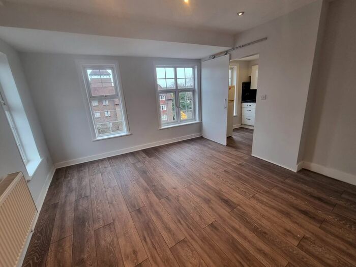 1 Bedroom Flat To Rent In Finchley Road, Temple Fortune, London, NW11