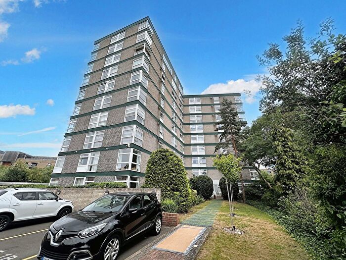 2 Bedroom Flat To Rent In Oxford Road, Denham, UB9