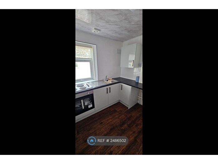 3 Bedroom Flat To Rent In Compton Road, Wolverhampton, WV3