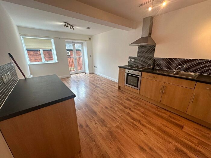 1 Bedroom Flat To Rent In Church Lane, Banbury, Oxon, OX16