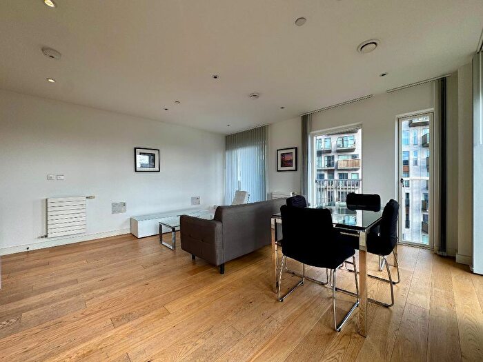 2 Bedroom Flat To Rent In Maud Street, Canning Town, London, E16