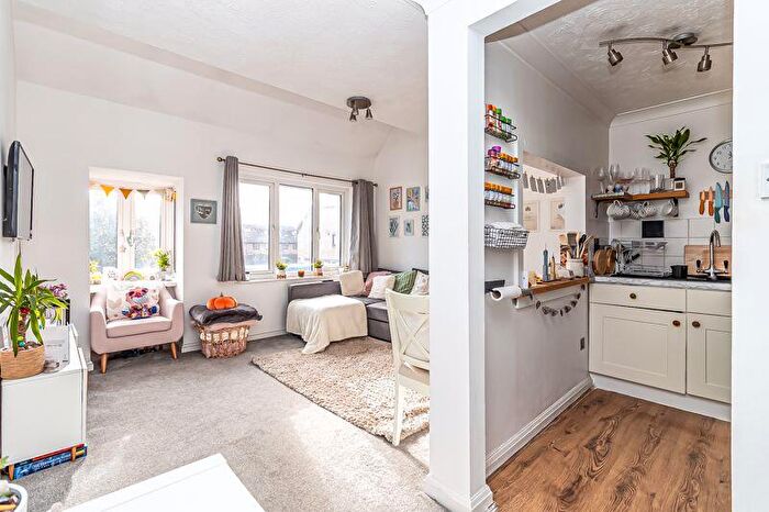 2 Bedroom Maisonette For Sale In Goldsmith Avenue, Southsea, PO4