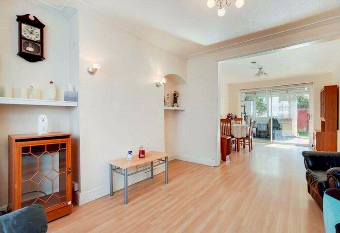 3 Bedroom Terraced House To Rent In Boycroft Avenue, Kingsbury, NW9